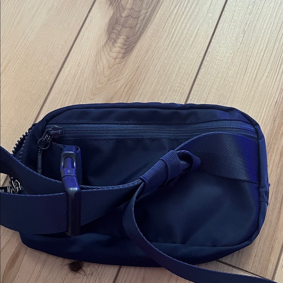 lululemon athletica Black Belt Bag for Men - Picture 5 of 10